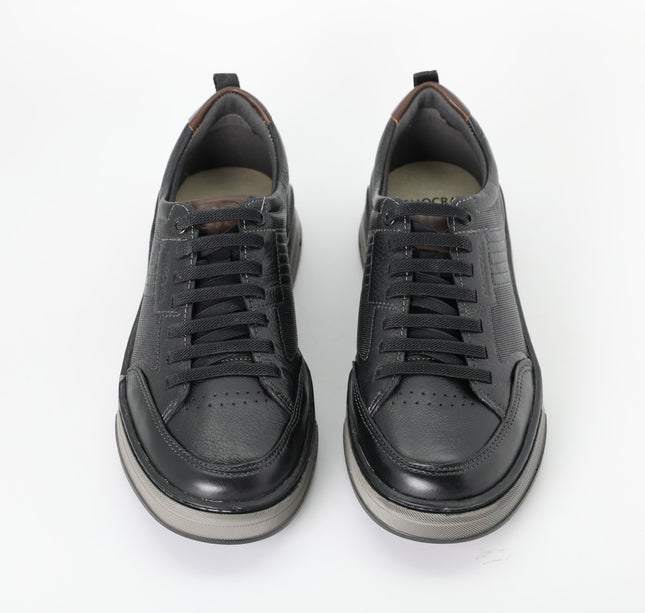 أحذية ديموكراتا 640101