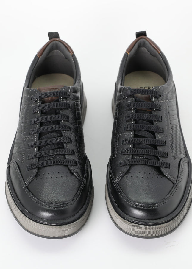 أحذية ديموكراتا 640101