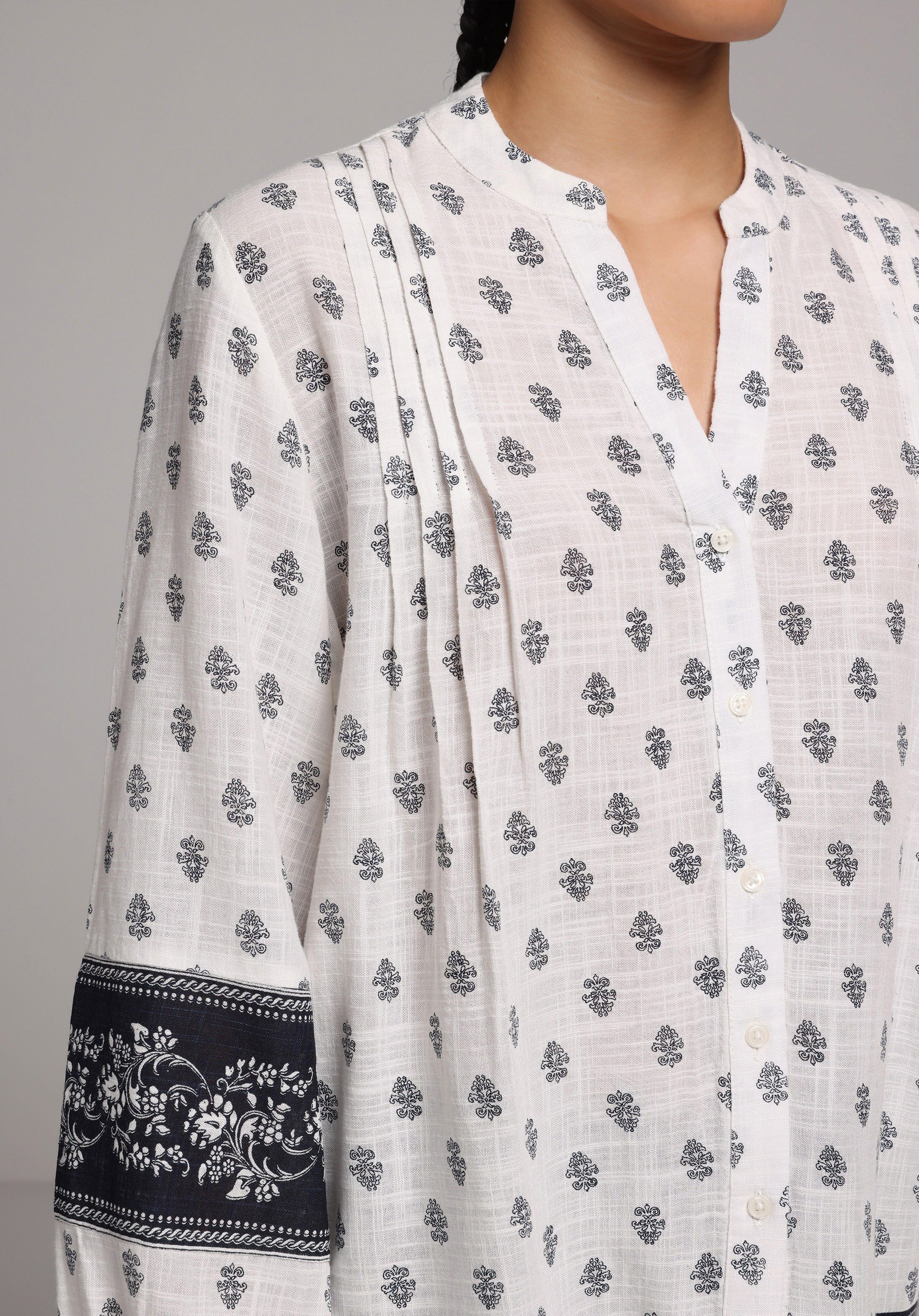 Colin's Blouse 1078712