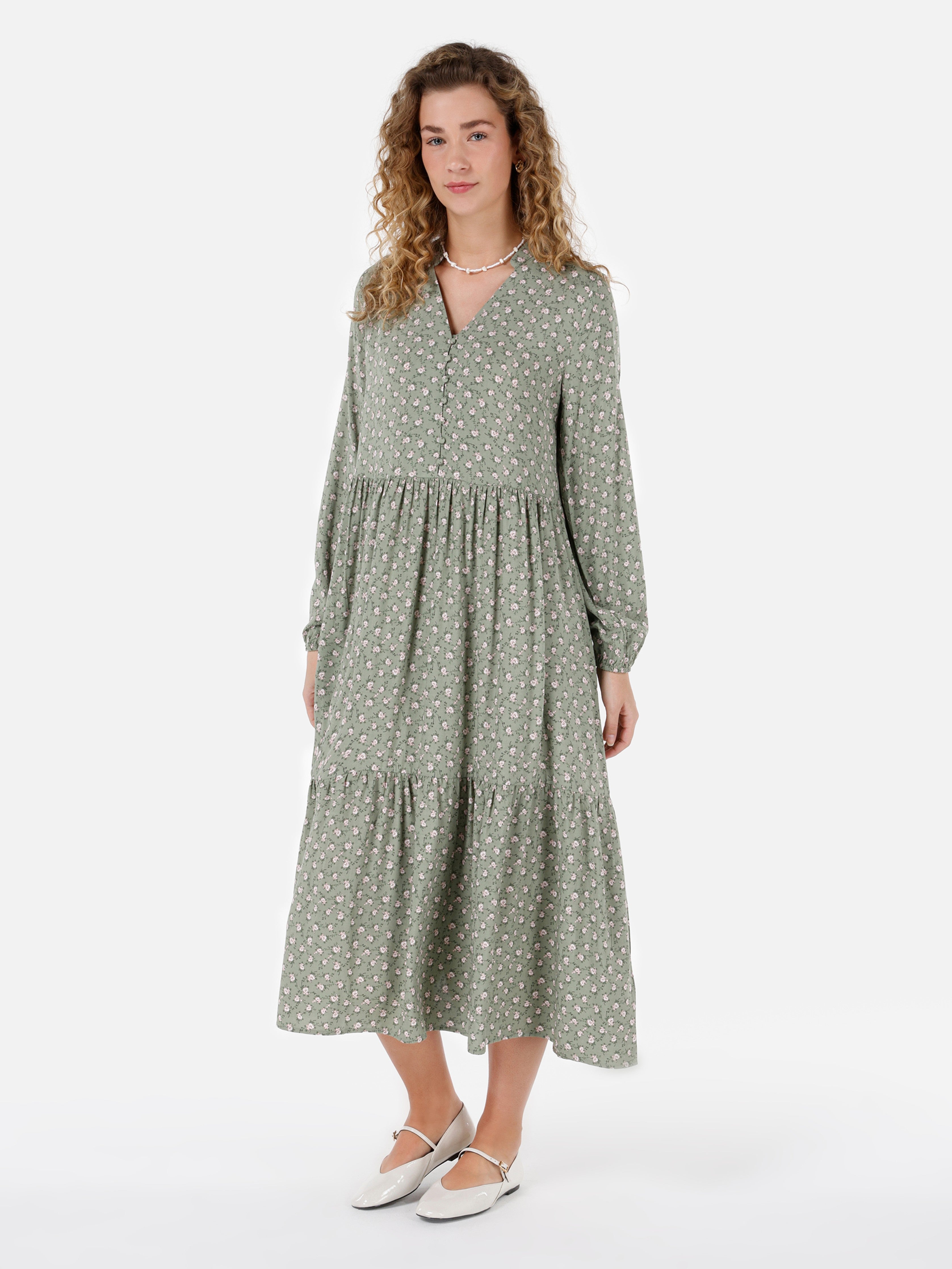 Colin's Dress 1067339